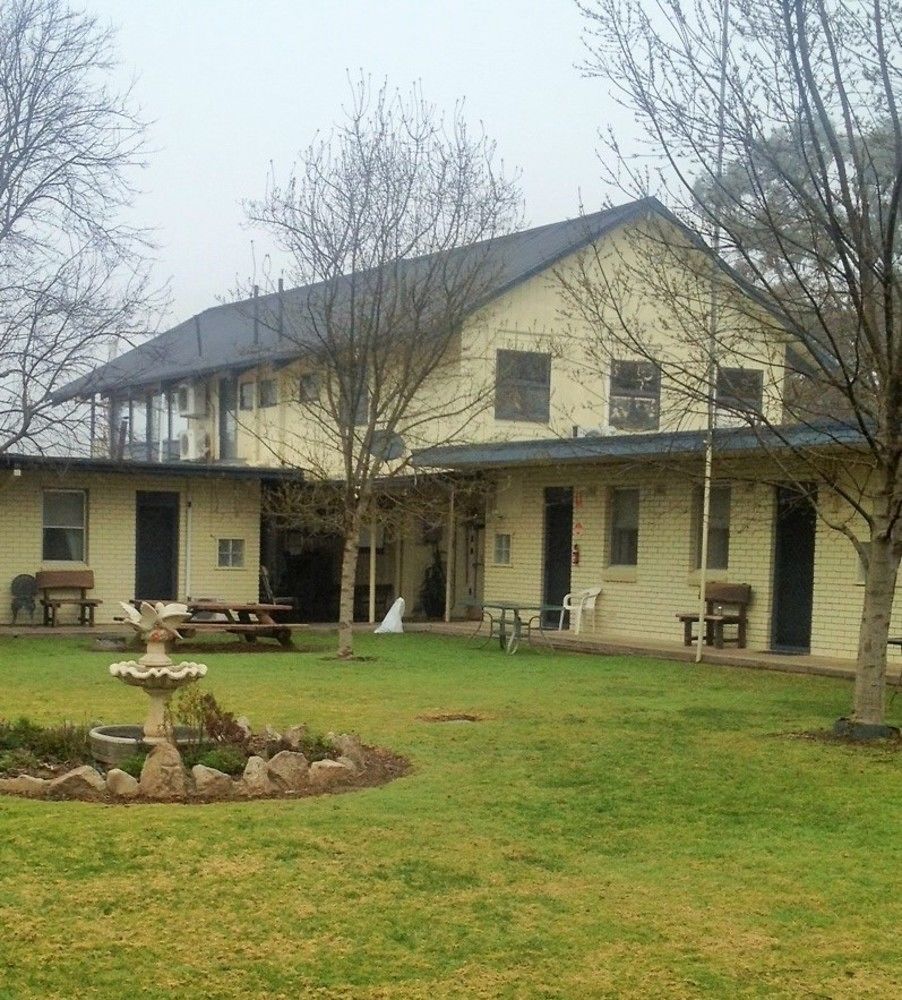 Jugiong Motor Inn מראה חיצוני תמונה
