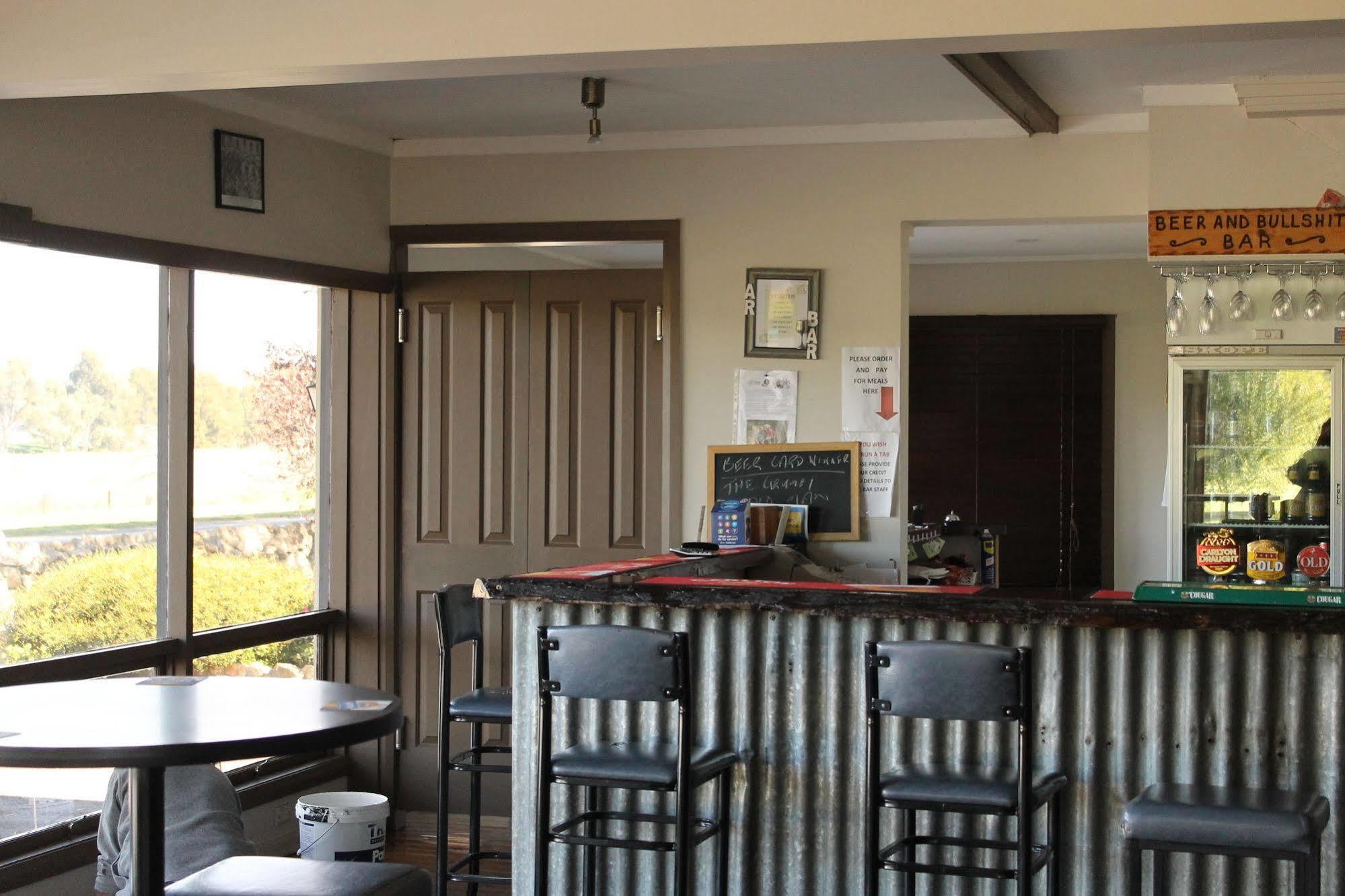 Jugiong Motor Inn מראה חיצוני תמונה