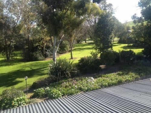 Jugiong Motor Inn מראה חיצוני תמונה